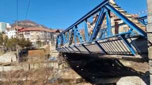 Mari probleme la mai multe poduri din judeţul Buzău; unele stau să cadă